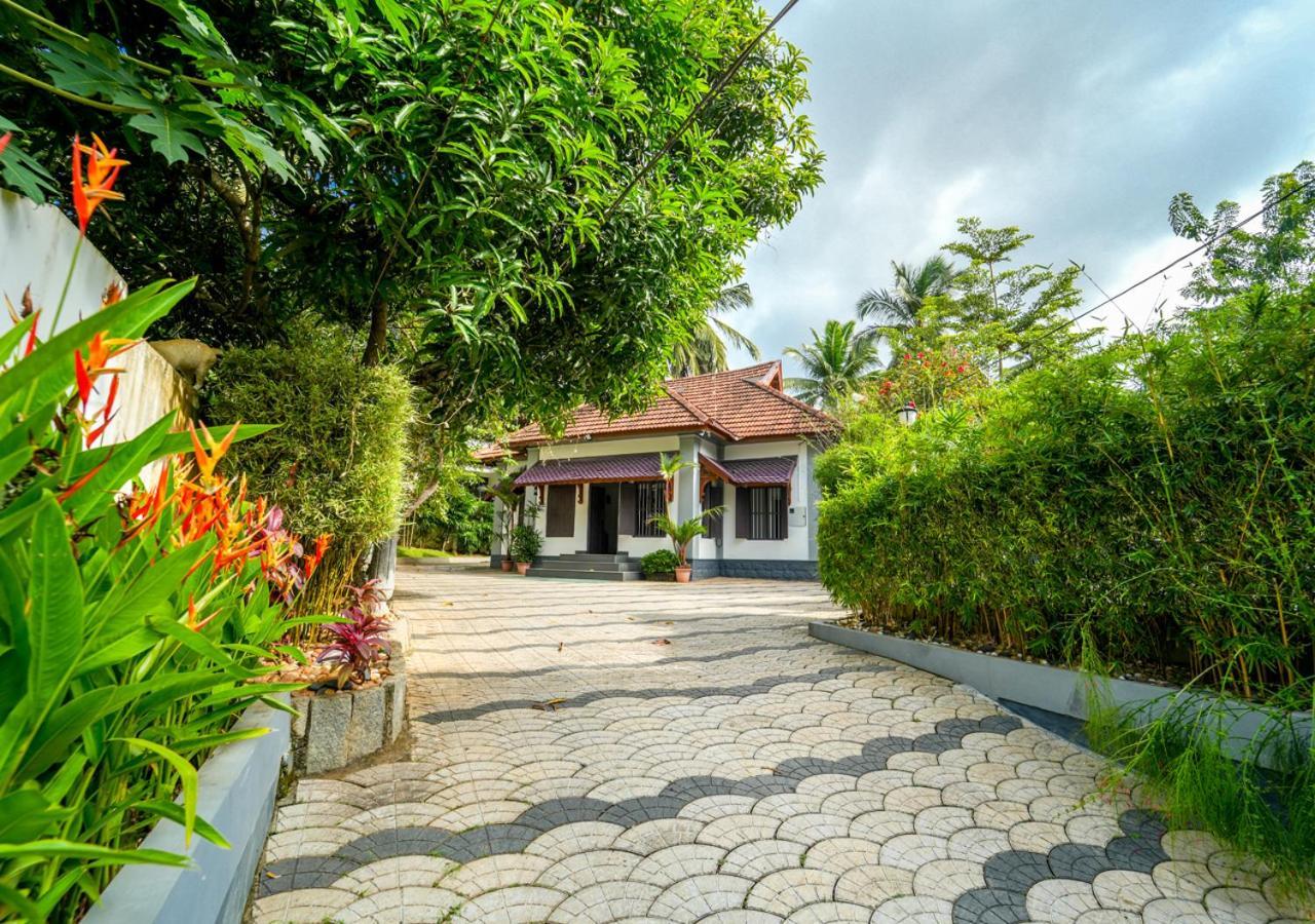 Pop Tavern Kovalam Beach Villa By Voye Homes Exteriör bild