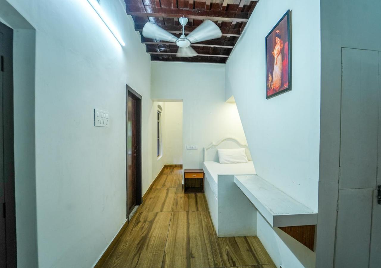 Pop Tavern Kovalam Beach Villa By Voye Homes Exteriör bild