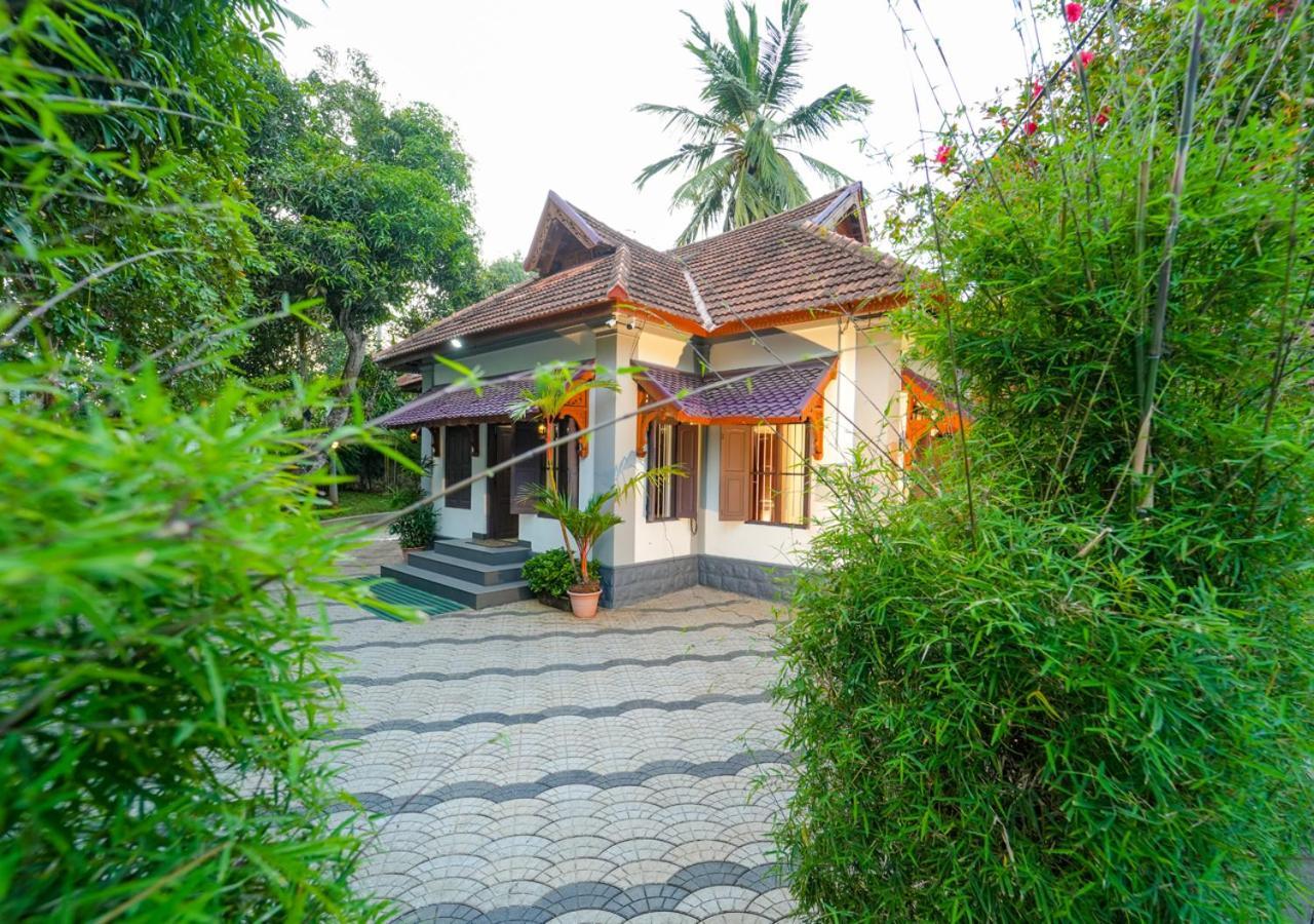 Pop Tavern Kovalam Beach Villa By Voye Homes Exteriör bild