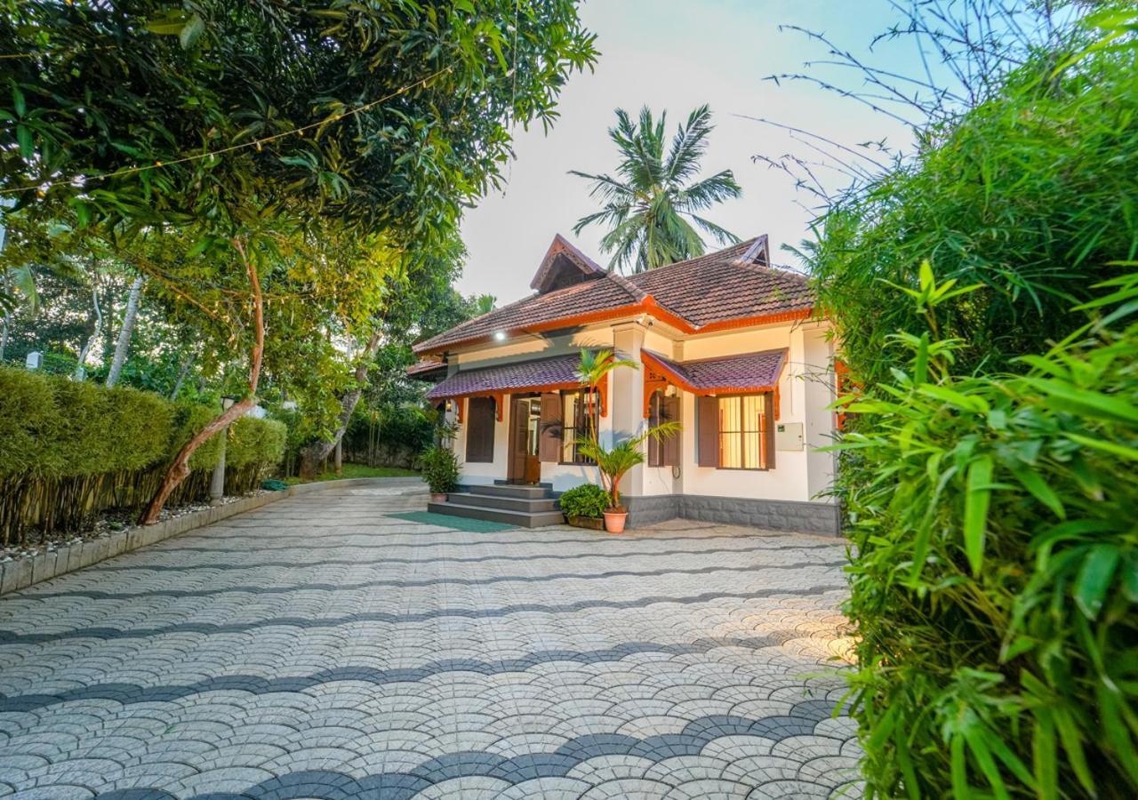Pop Tavern Kovalam Beach Villa By Voye Homes Exteriör bild